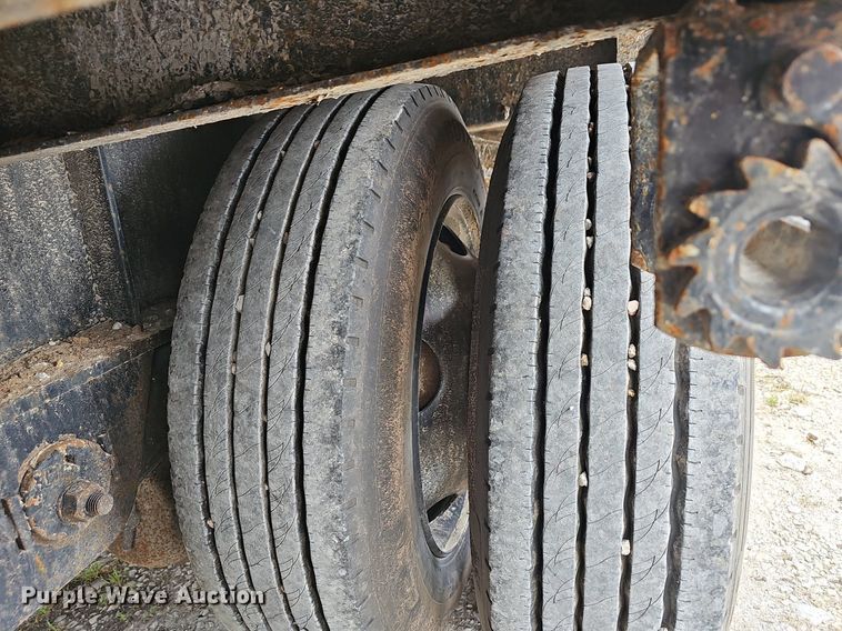 image for item EJ6325 2005 Lufkin  Paymaster  drop deck equipment trailer