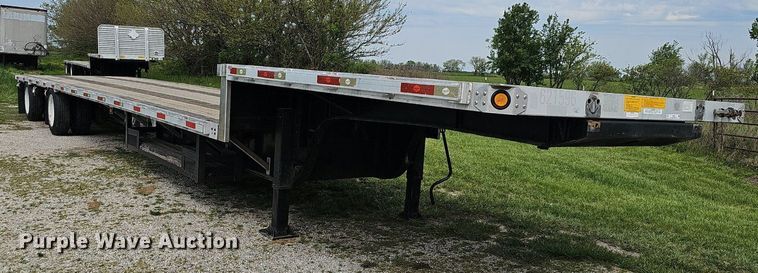 image for item EJ6326 2010 Utility FS2CDHA drop deck equipment trailer