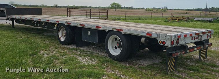 image for item EJ6326 2010 Utility FS2CDHA drop deck equipment trailer