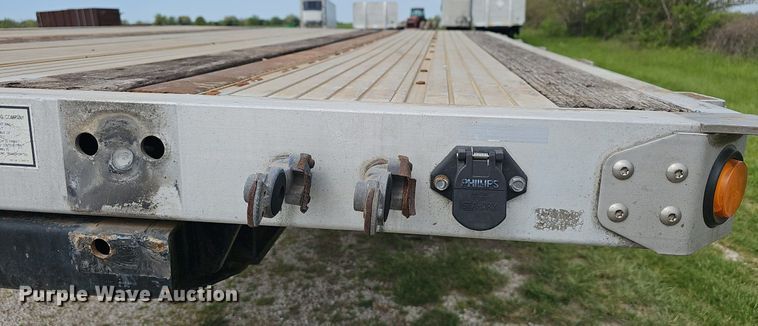 image for item EJ6326 2010 Utility FS2CDHA drop deck equipment trailer