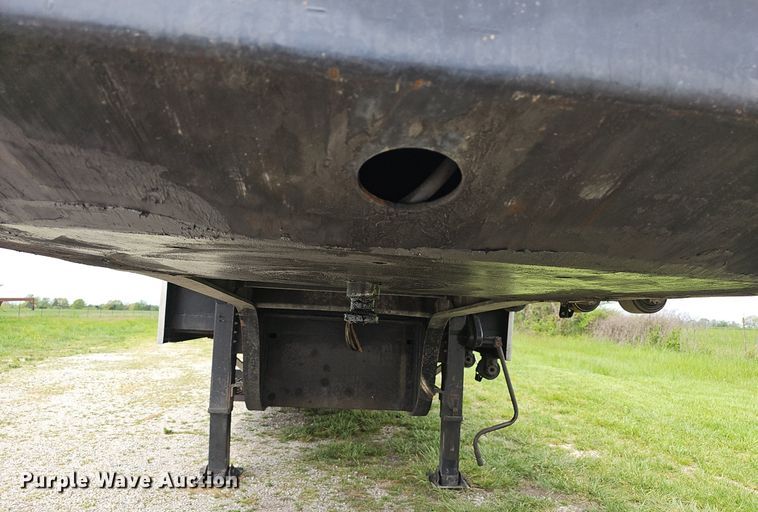 image for item EJ6326 2010 Utility FS2CDHA drop deck equipment trailer