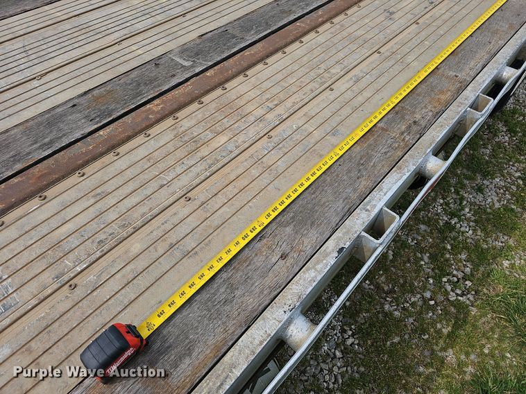 image for item EJ6326 2010 Utility FS2CDHA drop deck equipment trailer