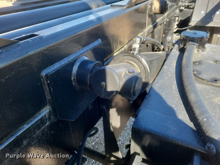 image for item EJ7951 2002 Mack Granite CV713 rollback truck