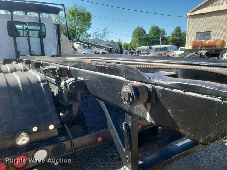 image for item EJ7951 2002 Mack Granite CV713 rollback truck