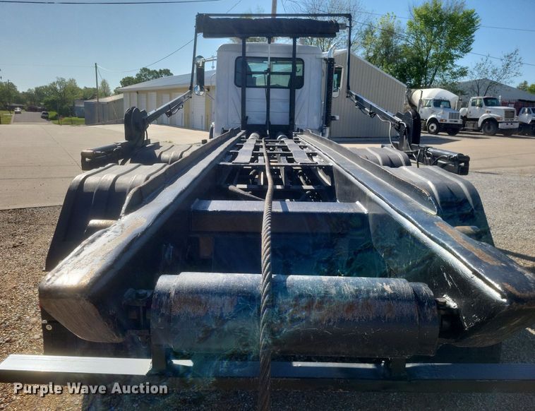 image for item EJ7951 2002 Mack Granite CV713 rollback truck