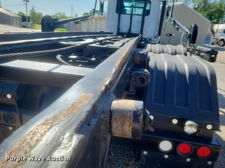 image for item EJ7951 2002 Mack Granite CV713 rollback truck