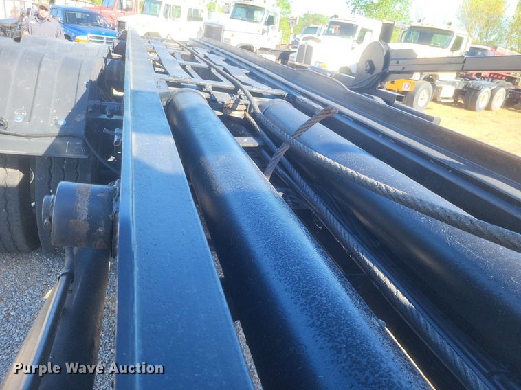 image for item EJ7951 2002 Mack Granite CV713 rollback truck