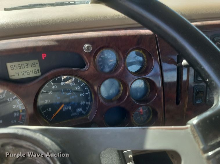 image for item EJ7951 2002 Mack Granite CV713 rollback truck