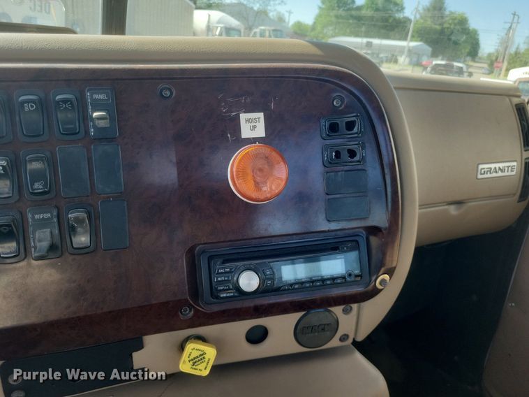 image for item EJ7951 2002 Mack Granite CV713 rollback truck
