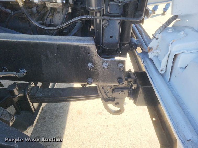 image for item EJ7951 2002 Mack Granite CV713 rollback truck