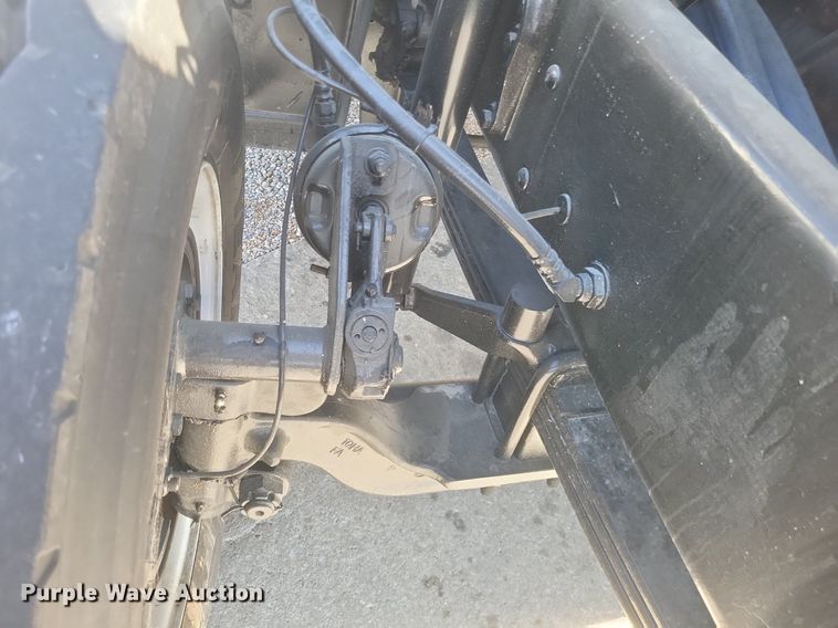 image for item EJ7951 2002 Mack Granite CV713 rollback truck