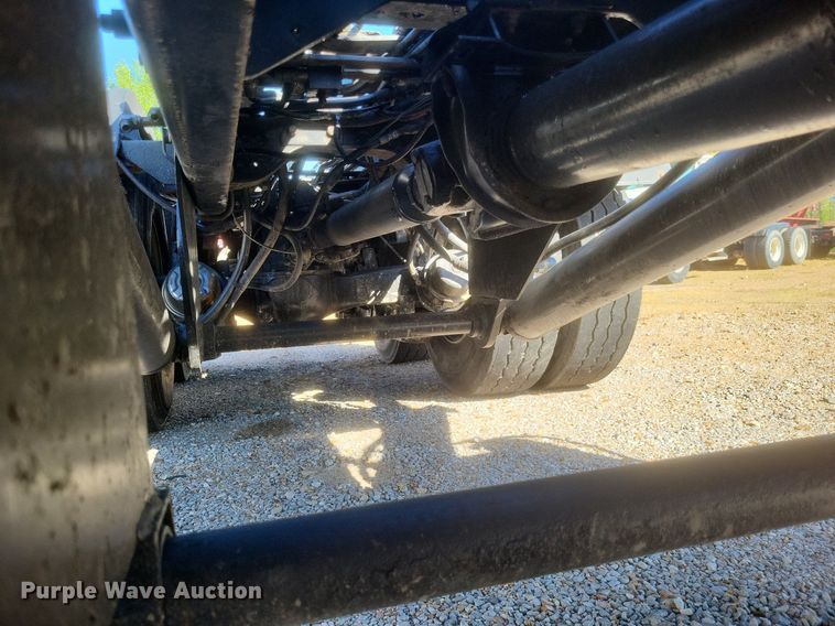 image for item EJ7951 2002 Mack Granite CV713 rollback truck