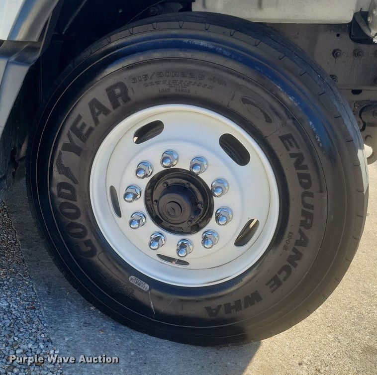 image for item EJ7951 2002 Mack Granite CV713 rollback truck