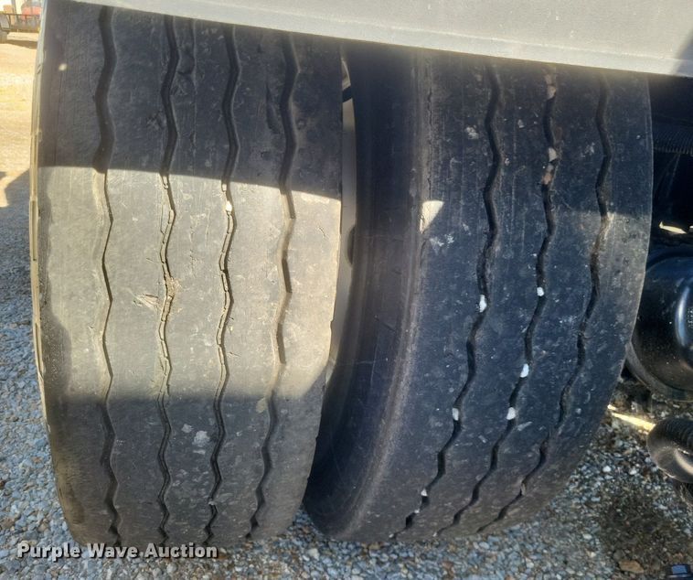 image for item EJ7951 2002 Mack Granite CV713 rollback truck