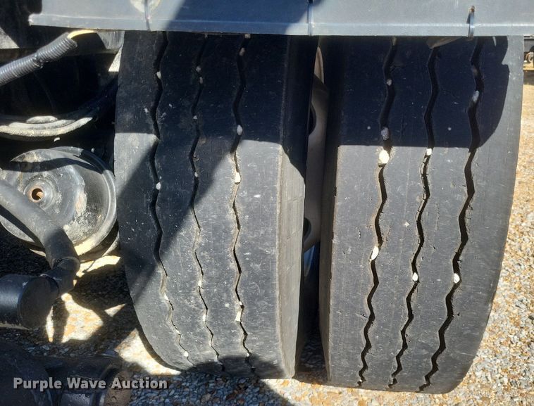 image for item EJ7951 2002 Mack Granite CV713 rollback truck