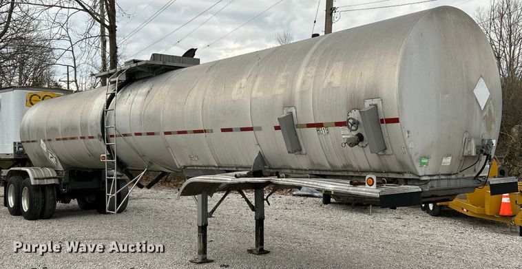 image for item EK4387 1992 Fruehauf tank trailer