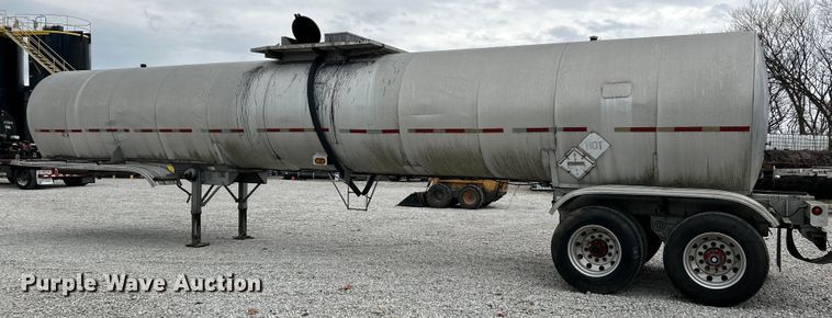 image for item EK4387 1992 Fruehauf tank trailer