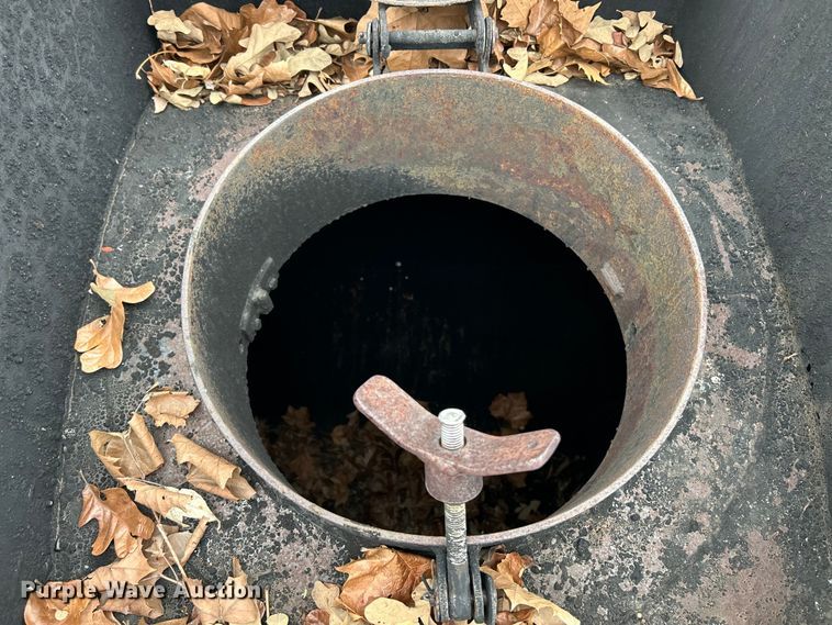 image for item EK4387 1992 Fruehauf tank trailer