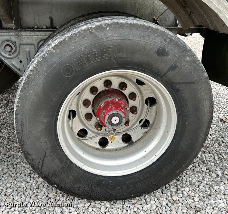 image for item EK4387 1992 Fruehauf tank trailer