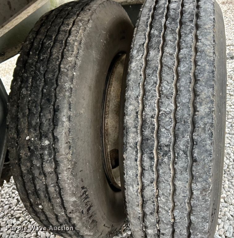 image for item EK4387 1992 Fruehauf tank trailer