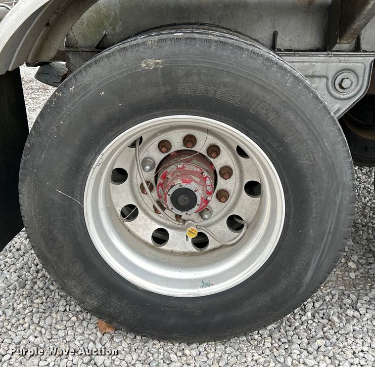 image for item EK4387 1992 Fruehauf tank trailer