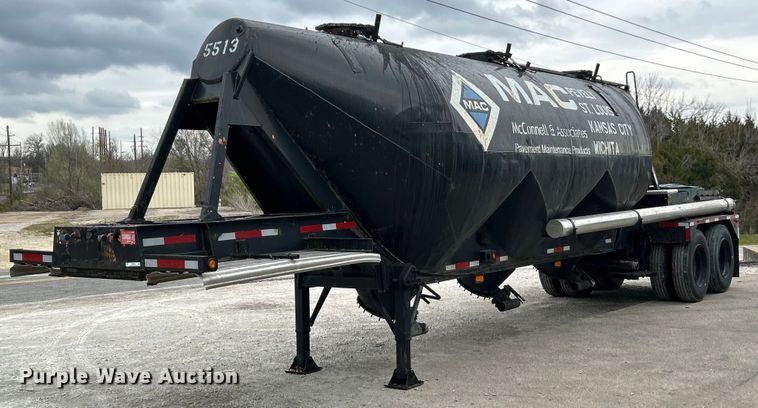 image for item EK4388 1967 Fruehauf pneumatic dry bulk trailer