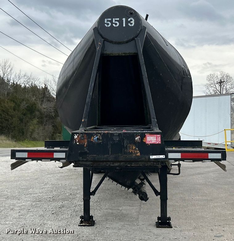 image for item EK4388 1967 Fruehauf pneumatic dry bulk trailer