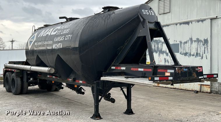 image for item EK4388 1967 Fruehauf pneumatic dry bulk trailer