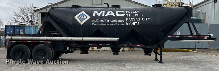 image for item EK4388 1967 Fruehauf pneumatic dry bulk trailer