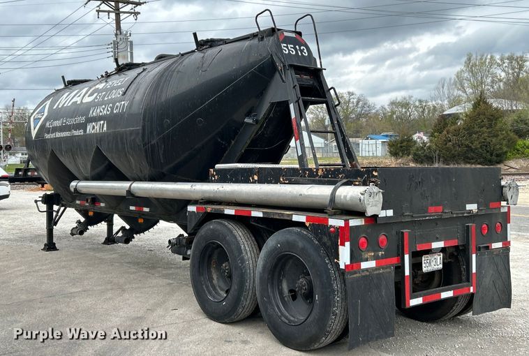 image for item EK4388 1967 Fruehauf pneumatic dry bulk trailer