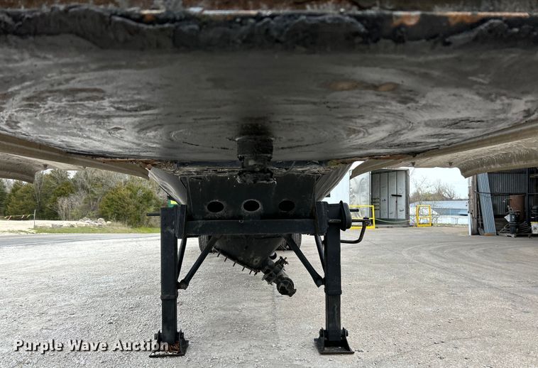 image for item EK4388 1967 Fruehauf pneumatic dry bulk trailer