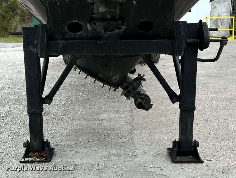 image for item EK4388 1967 Fruehauf pneumatic dry bulk trailer