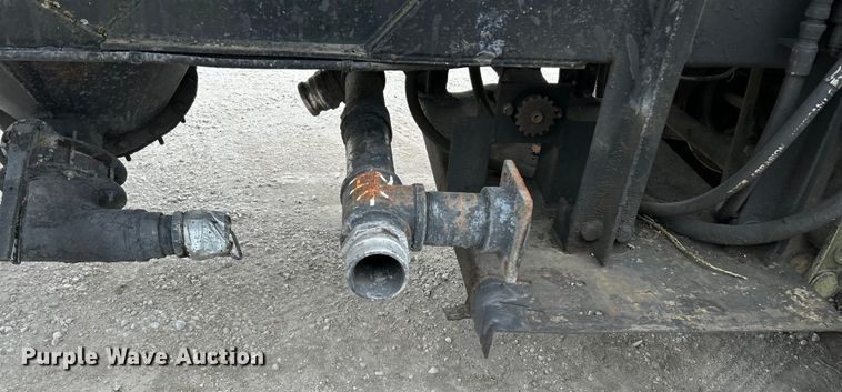 image for item EK4388 1967 Fruehauf pneumatic dry bulk trailer