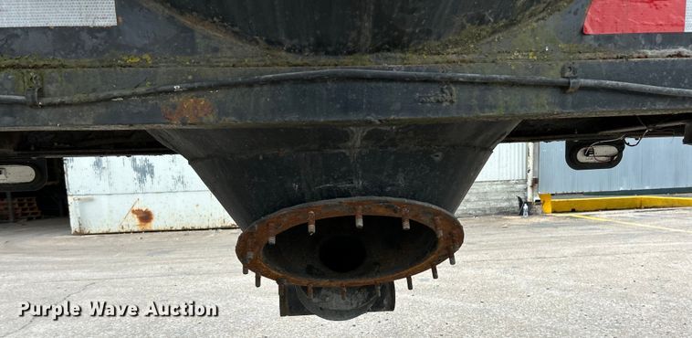 image for item EK4388 1967 Fruehauf pneumatic dry bulk trailer