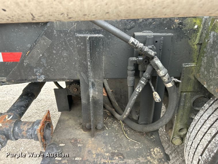 image for item EK4388 1967 Fruehauf pneumatic dry bulk trailer