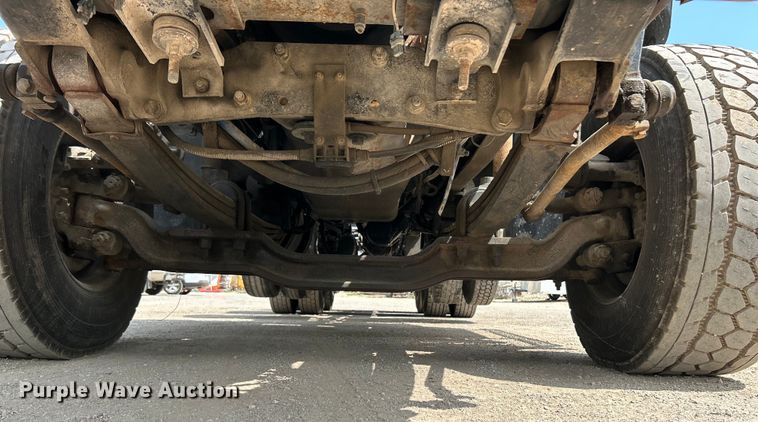 image for item EK4527 2001 Mack CL713 semi truck