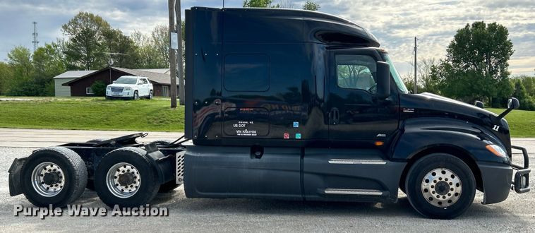 image for item EK4531 2019 International LT625 semi truck
