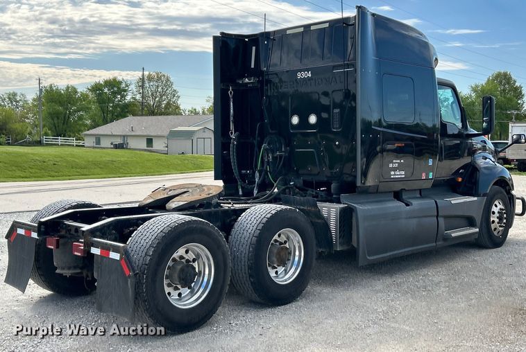 image for item EK4531 2019 International LT625 semi truck