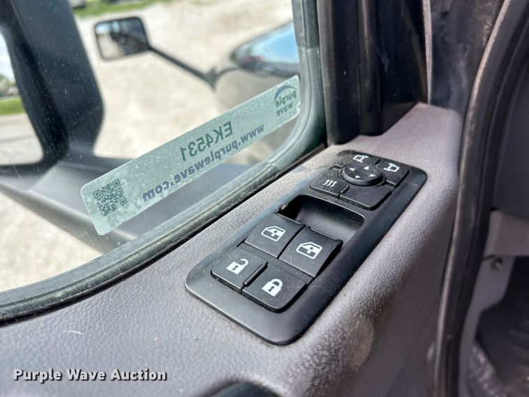 image for item EK4531 2019 International LT625 semi truck