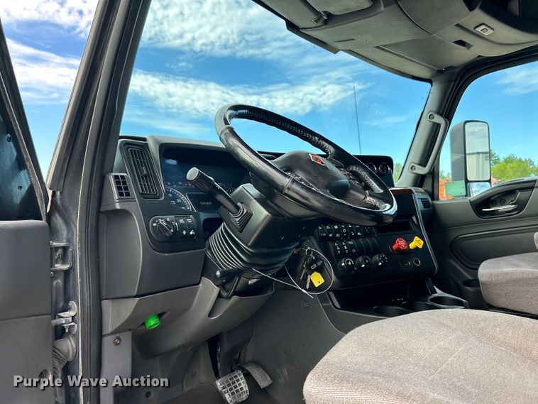 image for item EK4531 2019 International LT625 semi truck