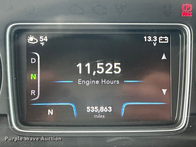 image for item EK4531 2019 International LT625 semi truck