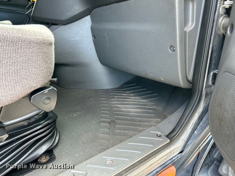 image for item EK4531 2019 International LT625 semi truck