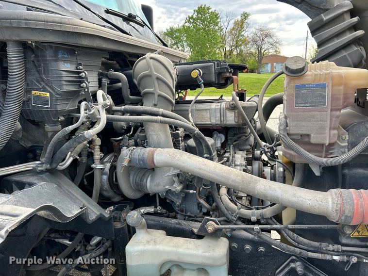 image for item EK4531 2019 International LT625 semi truck