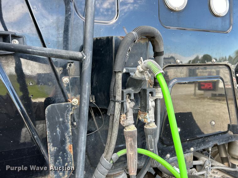 image for item EK4531 2019 International LT625 semi truck