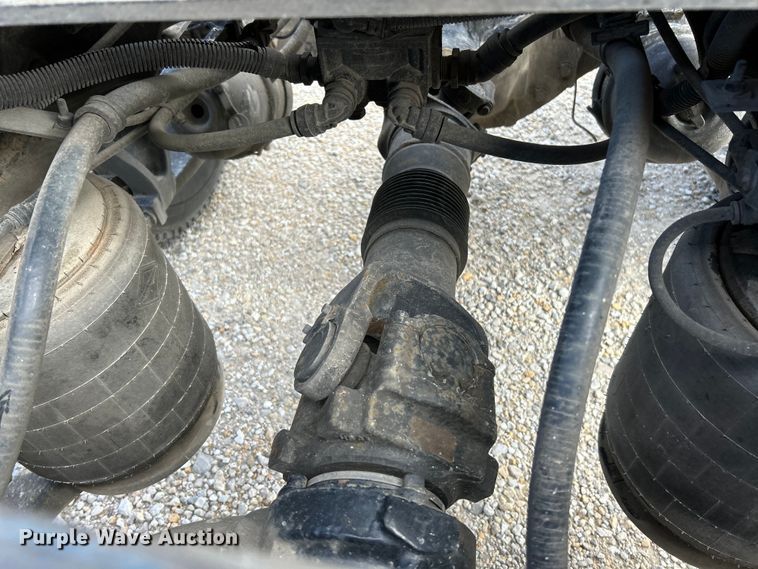 image for item EK4531 2019 International LT625 semi truck