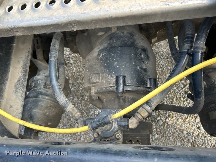 image for item EK4531 2019 International LT625 semi truck