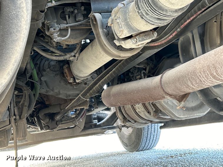 image for item EK4531 2019 International LT625 semi truck