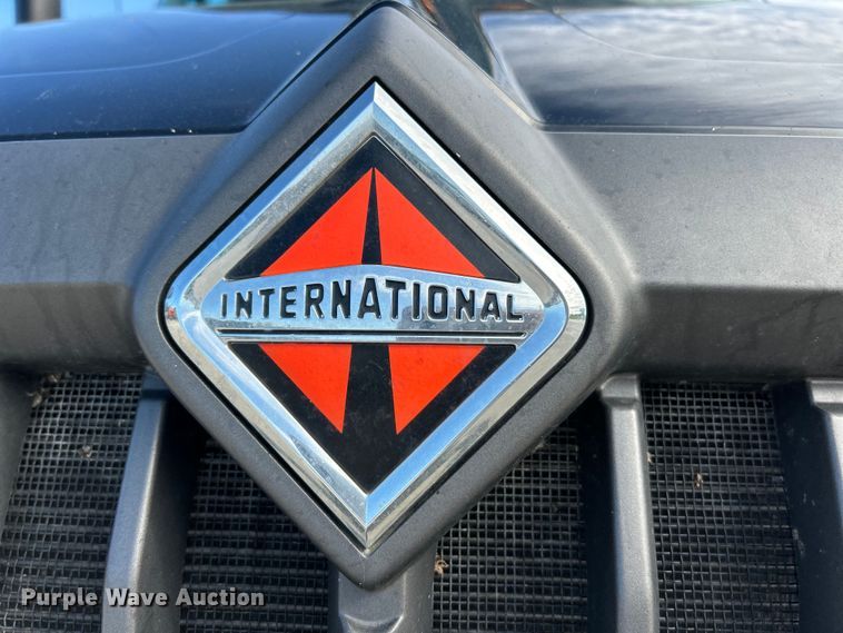 image for item EK4531 2019 International LT625 semi truck