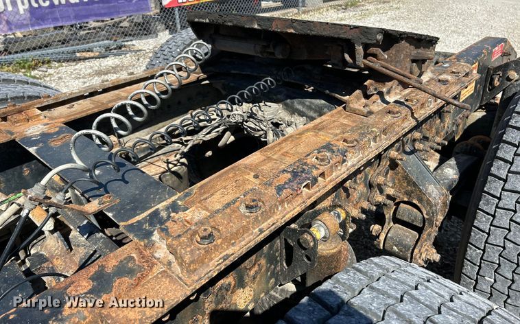 image for item EK4532 2008 Volvo VNM semi truck