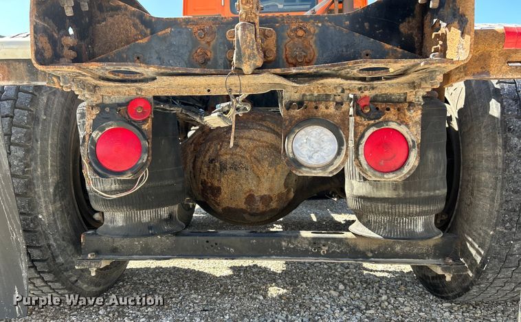 image for item EK4532 2008 Volvo VNM semi truck